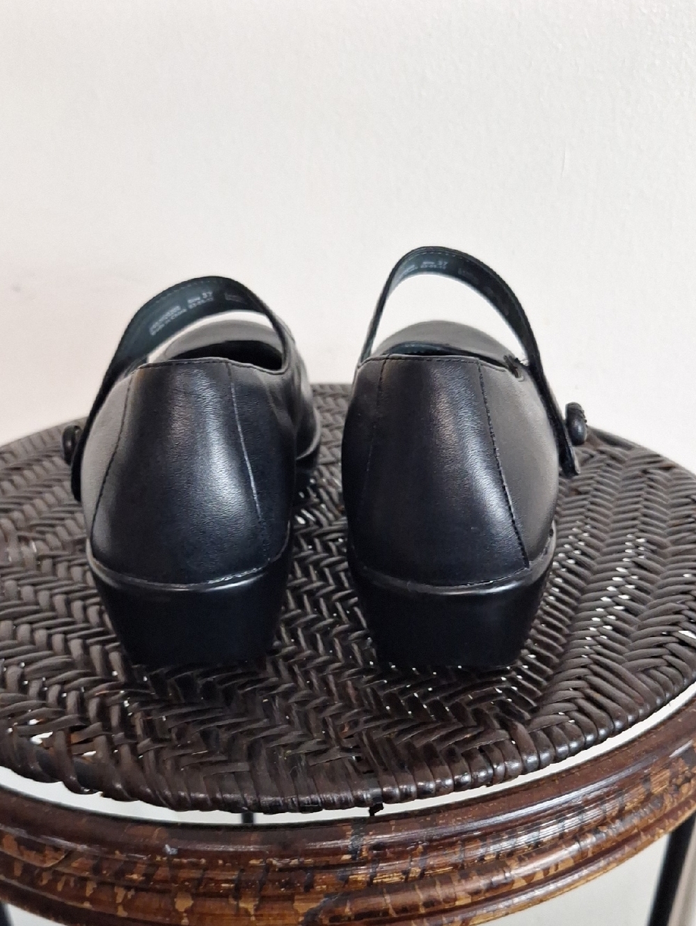 Dansko Mary Jane Shoes 37 US 7 Black Leather Rosette Button Portugal - Picture 7 of 11